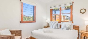 Lennox Beach Shack – Classic Coastal Stay Near the Beach