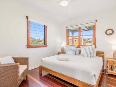 Lennox Beach Shack – Classic Coastal Stay Near the Beach