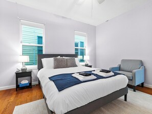 Room - NEW! Spacious-FREE Parking & Backyard NYC MetLife (Jersey City)