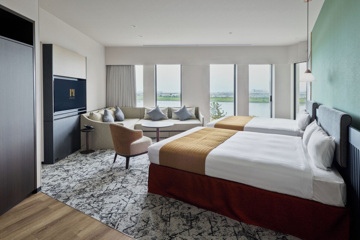 1Bedroom Premium Riverview Suite, Non Smoking | In-room safe, WiFi (free), bed sheets