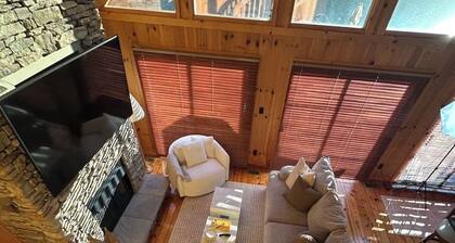 Cabin on Lake Keowee - Dock Slip Included