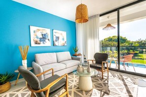TV - Elegant and Cozy, Cocotal 3BD Apt, Pool & Golf Course Spectacular Views (Punta Cana)