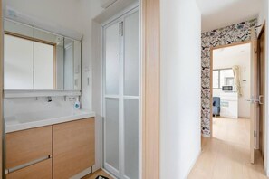 Interior - Senju gawaracho 2F 3F (Tokyo)