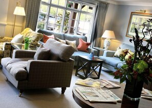 Living area - The Bell Inn New Forest (Lyndhurst)