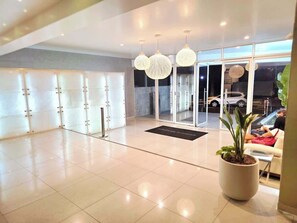Interior - Miraflores Luxury Skytop Oceanview Apartment (Miraflores)
