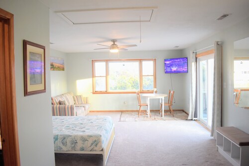 Charming 1-bedroom Apartment above a Local Bakery