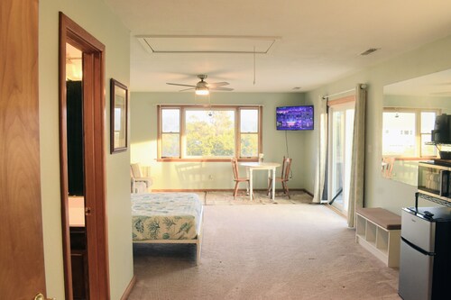 Charming 1-bedroom Apartment above a Local Bakery