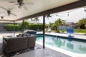 Pool - Cape Coral Getaway with Pool and Games (Cape Coral)
