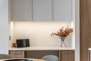 Dedicated Workspace - The Blake on Ponsonby | 2BR & Parking (Auckland City)