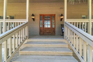 Exterior detail - Family Sea Pines Oasis - Walk to Beach, Pool, Golf (Hilton Head Island)