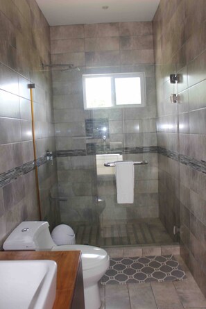 Casa, 2 habitaciones, balcón | Baño