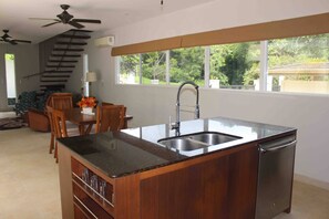 Ferienhaus, 2 Schlafzimmer, Balkon | Innenbereich