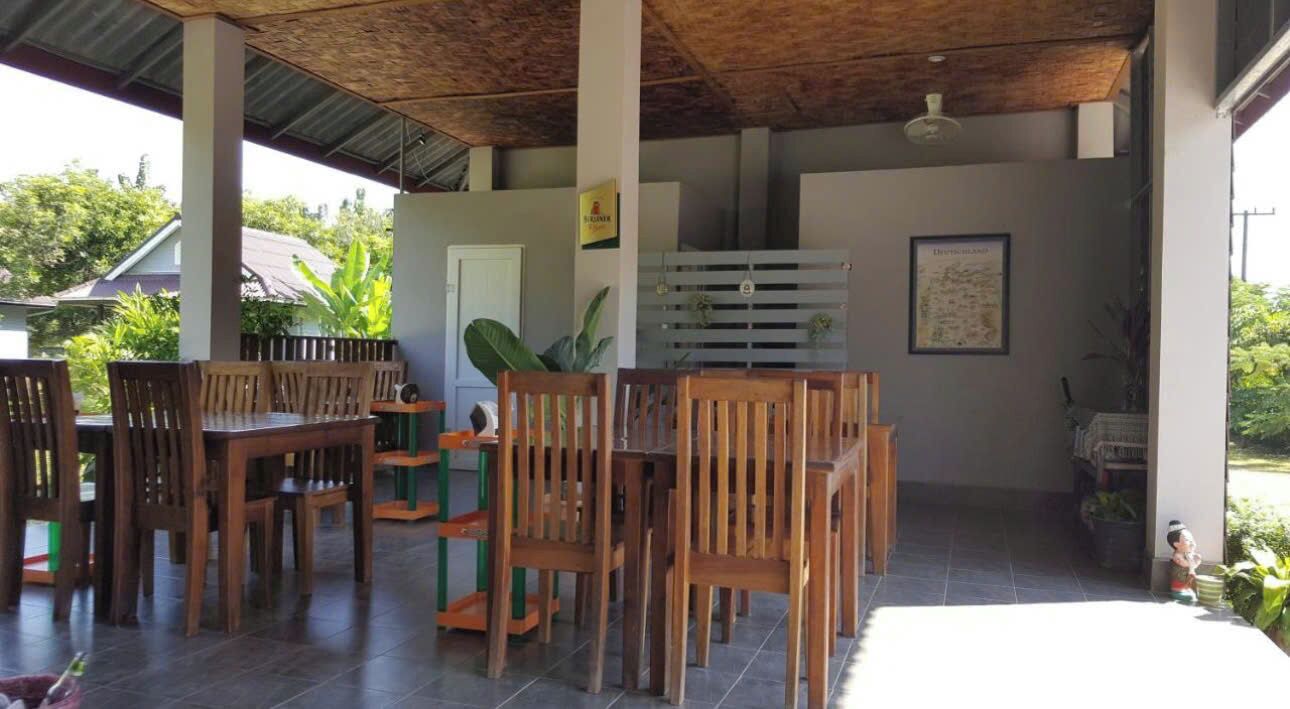 Khu ẩm thực ngoài trời