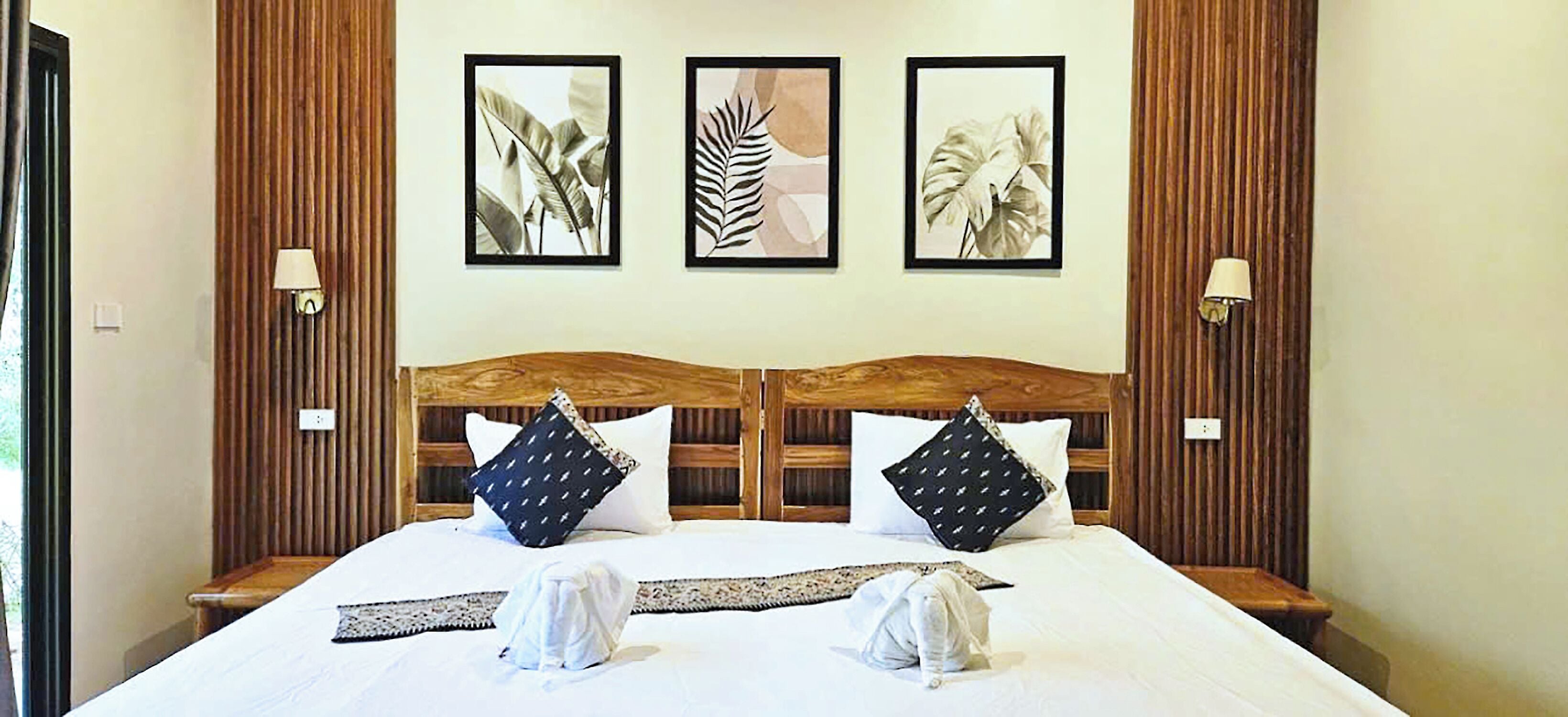 Deluxe Bungalow | Desk, laptop workspace, free WiFi