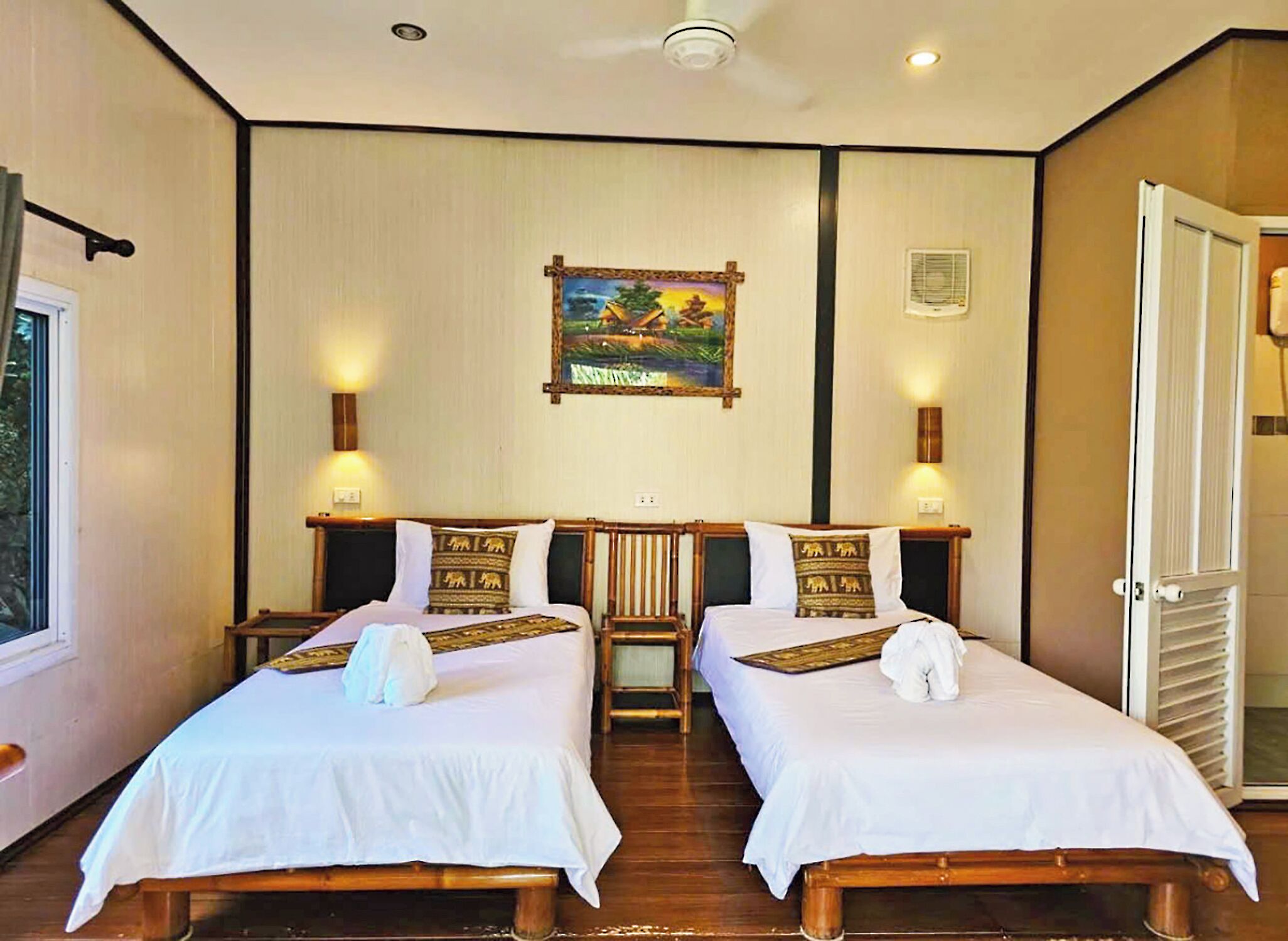 Deluxe Bungalow, Multiple Beds, Mountain View | Desk, laptop workspace, free WiFi