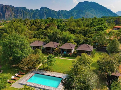 H&V Bungalow Vangvieng