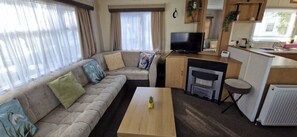 TV, fireplace - Woodland View Dog Friendly - Nr Sutton on Sea (Alford)