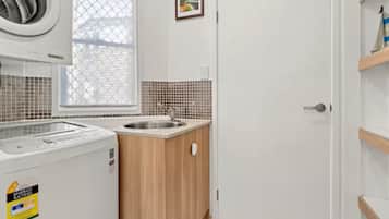 House, 3 Bedrooms | Interior