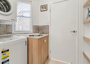 House, 3 Bedrooms | Interior - Seashells on Peninsula (Hastings Point)