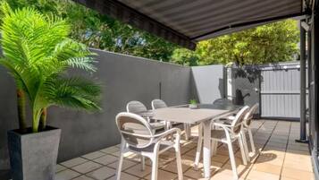 House, 3 Bedrooms | Outdoor dining