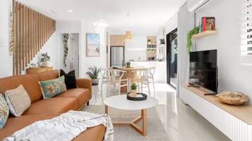 House, 3 Bedrooms | Living area