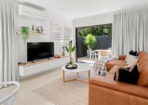 House, 3 Bedrooms | Living area