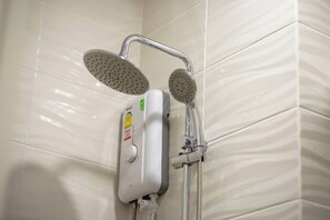Estudio superior, vista a la ciudad | Baño