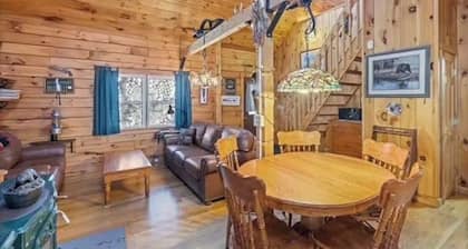 Private Mountain Escape, 50+ Acres, Hiking Trails