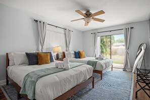 3 bedrooms, iron/ironing board, travel cot, WiFi - Peaceful Pool Home Oasis - Minutes to Beaches and Boardwalk (Seminole)
