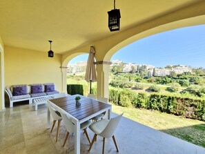 Outdoor dining - SR Vista Golf 3BDR townhouse with garden and pool (Mijas)