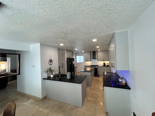 Spacious Remodeled Rio Rancho Gem. Welcome to Remington Respite.