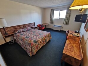 Desk, free WiFi - Cataline Motor Inn (Fraser Lake)
