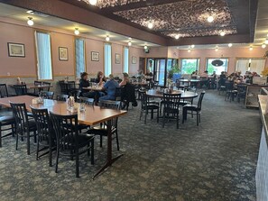 Dining - Cataline Motor Inn (Fraser Lake)
