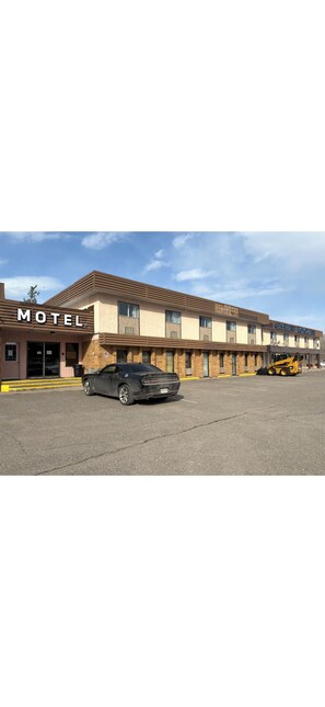 Front of property - Cataline Motor Inn (Fraser Lake)