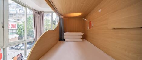 Dormitório compartilhado básico, vista para a cidade