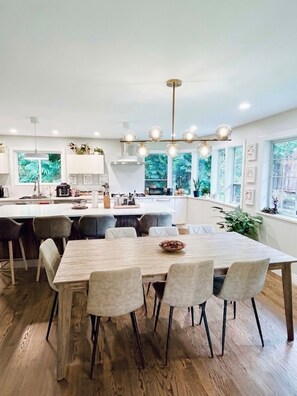 Dining - Ultimate 4bed West Coast Sanctuary (West Vancouver)
