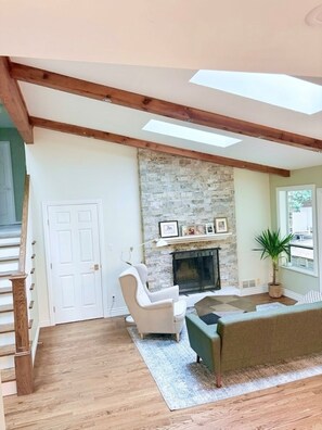 Interior - Ultimate 4bed West Coast Sanctuary (West Vancouver)
