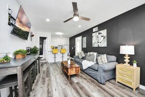 Living area - Arbor Flats #6 in the Heart of Houston (Houston)