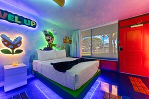 WiFi, bed sheets - The Super Mario Studio (Kissimmee)