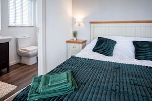 Room - Oakland Lodge - 2 Bedroom Lodge - Wisemans Bridge (Narberth)