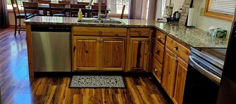 Spacious 5-bedroom house on Table Rock Lake. It's a entertainers dream!