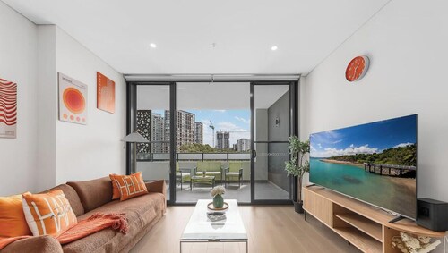 Macquarie Park 3BR Apt | Near Metro & Uni, Parking