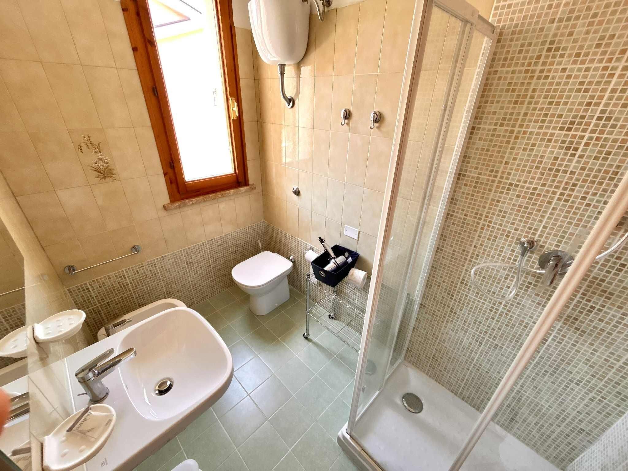 Shower, bidet