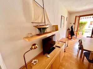 Interior - Nice and spacious one-bedroom apartment with garden in the center (Sirolo)