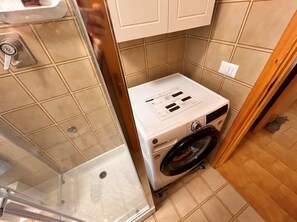 Interior - Nice and spacious one-bedroom apartment with garden in the center (Sirolo)