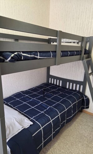 3 Schlafzimmer, Bügeleisen/Bügelbrett, kostenloses WLAN, Bettwäsche