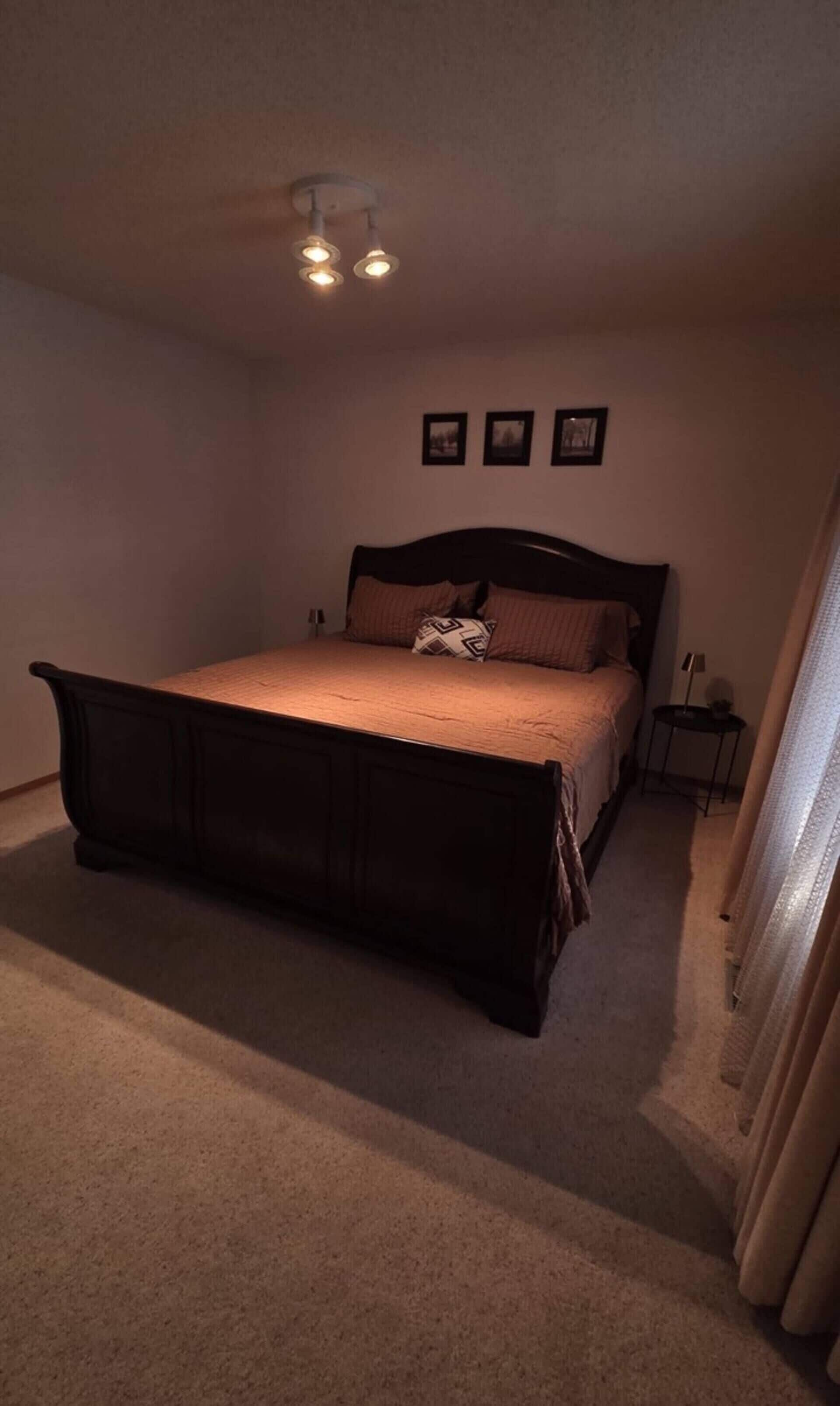 3 bedrooms, iron/ironing board, free WiFi, bed sheets