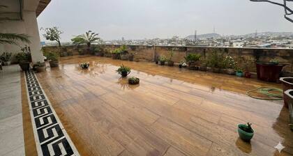 Sun-Terrace Penthouse: Private Entry & 360° Jodhpur Views