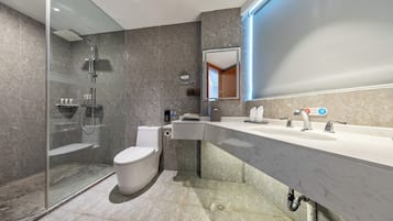 Standard Double Room, City View | Bathroom