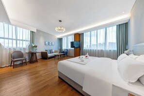 Desk, free WiFi - Hainan Berun hotel (Haikou)